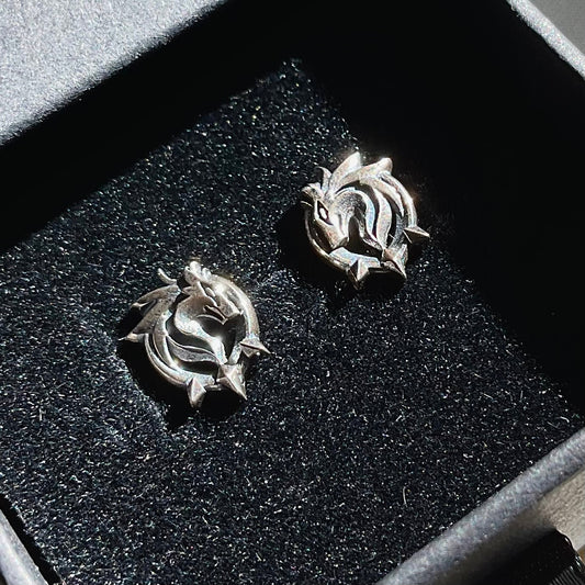 Wriothesley Silver Stud Earrings - Meowmeowgirl's Market